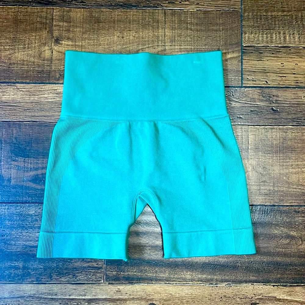 SET Active biker shorts